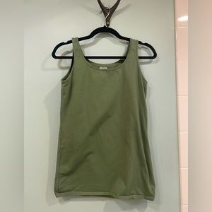 Duluth Trading Company No Yank Tank Top Green